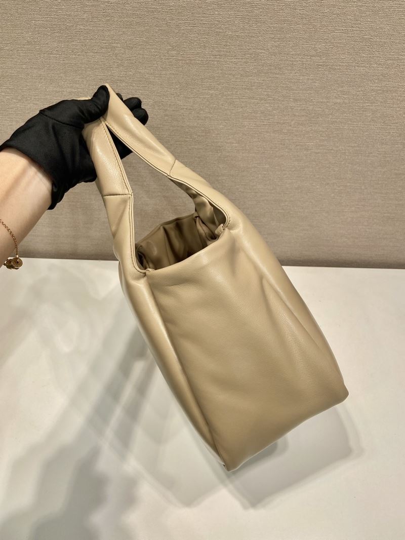 Pra*a tote bags